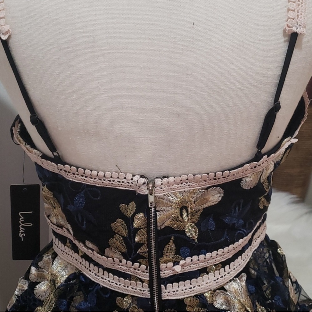 NWT Lulu's Floral Embroidered Dress - Size Small - Picture 8 of 12